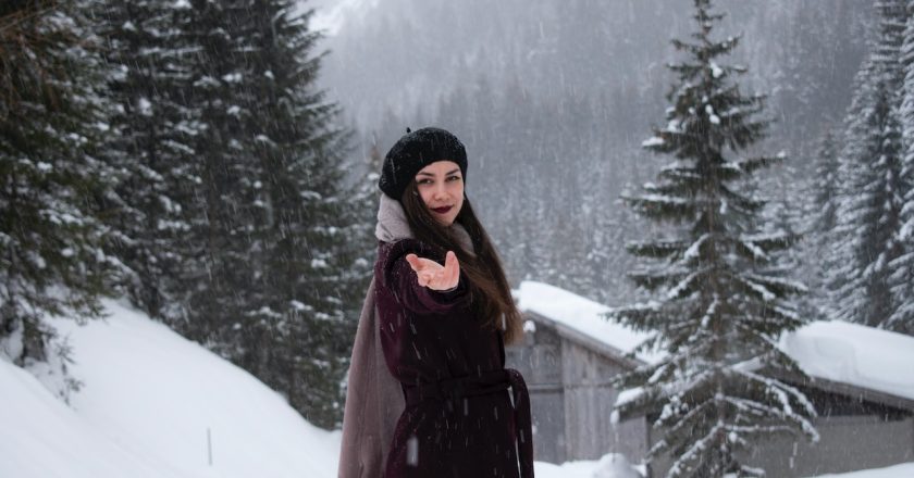 Berety zimowe damskie — niezbędnik w szafie każdej modnej kobiety